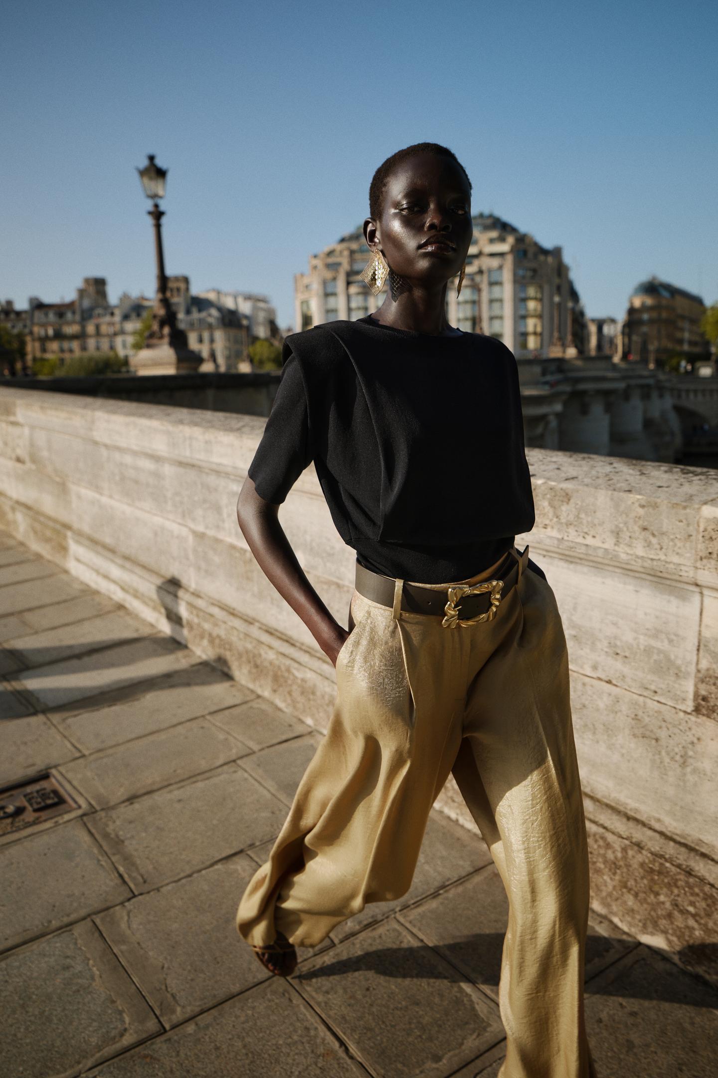 KNIT TOP WITH SHOULDER PADS