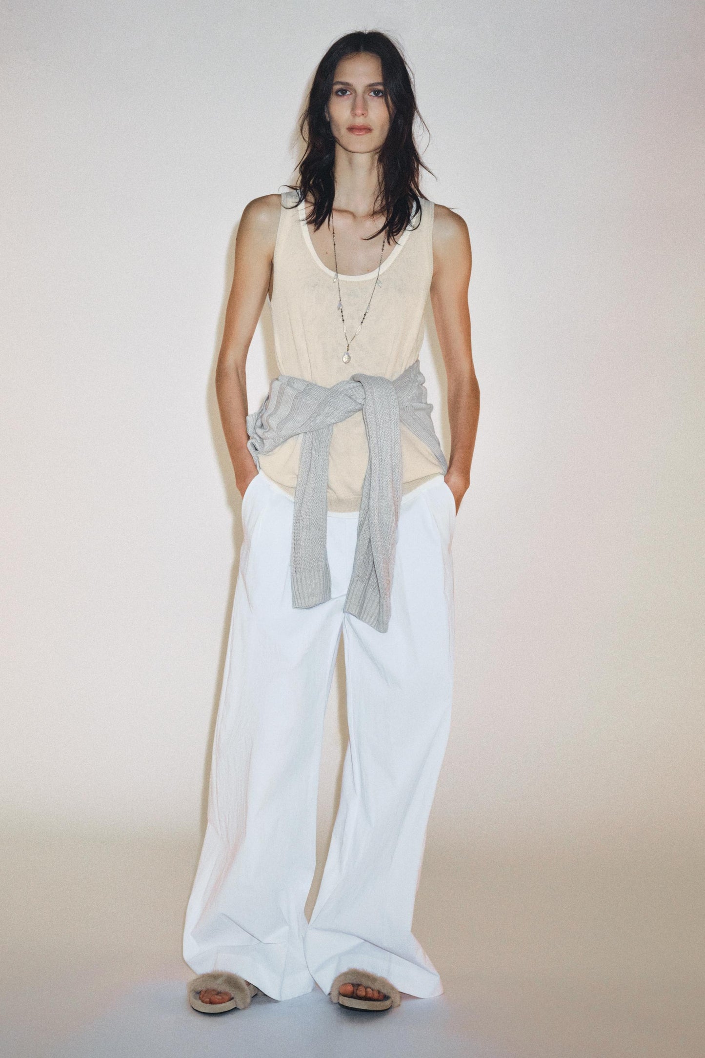 RIBBED KNIT TOP WITH BOW